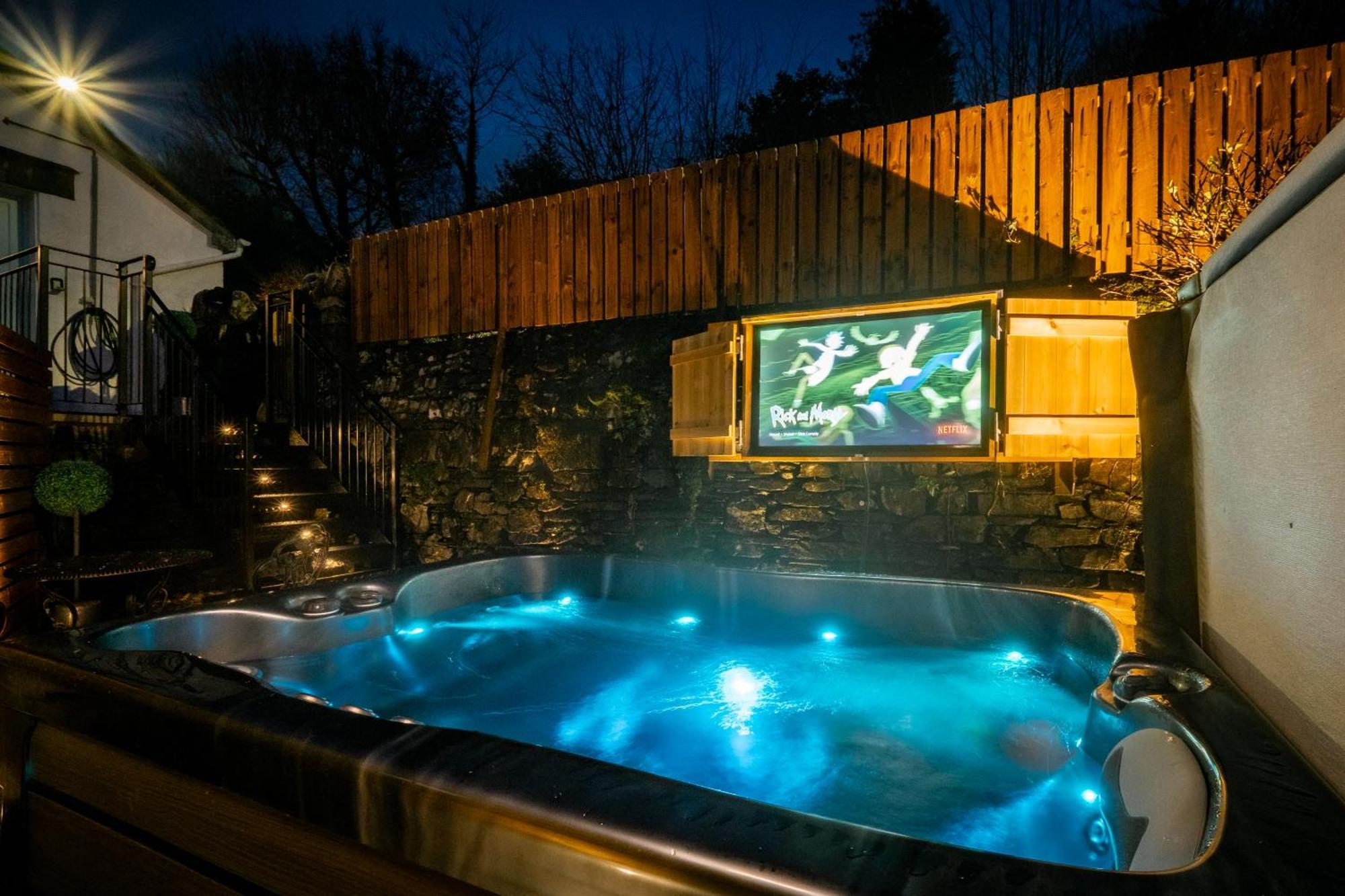 Stunning Cottage Grade 2 Listed With Parking And Hot Tub Bowness-on-Windermere Exterior foto